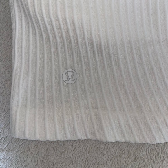Lululemon White Sports Bra Crop Top - Picture 4 of 4